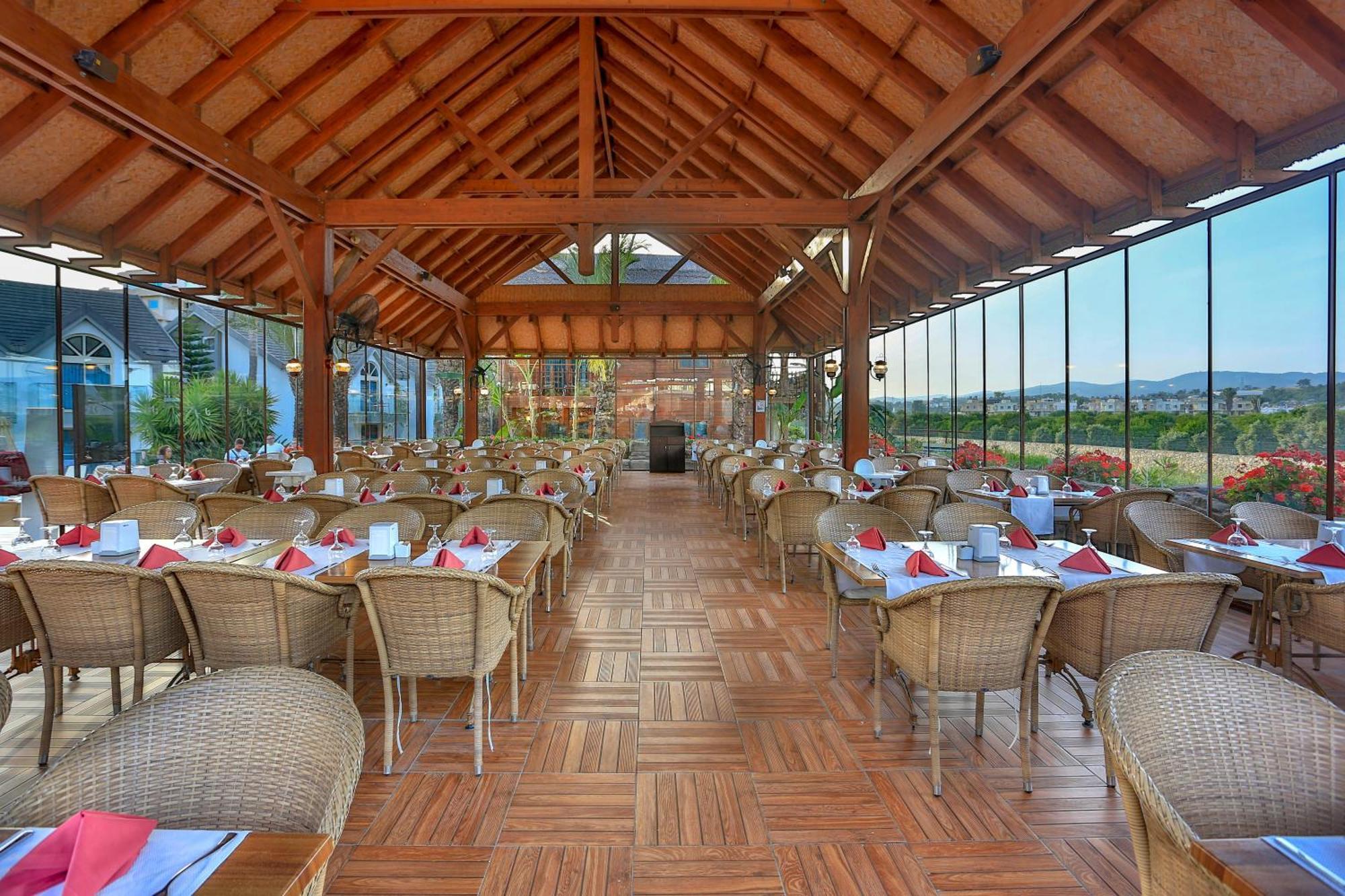 Курортний комплекс Long Alanya Turkler